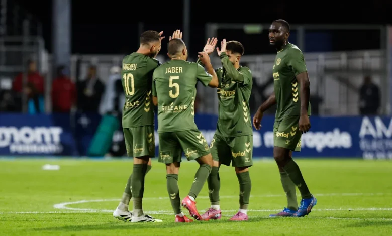 ASSE : le club ne lâche pas un milieu de Ligue 2 et devrait revenir à la charge durant l’hiver ASSE : le club ne lâche pas un milieu de Ligue 2 et devrait revenir à la charge durant l’hiver | Mediasportif