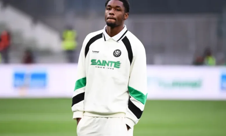 ASSE : Ce que Duffus manigance vraiment pour forcer le départ de Stassin ASSE : Ce que Duffus manigance vraiment pour forcer le départ de Stassin | Mediasportif