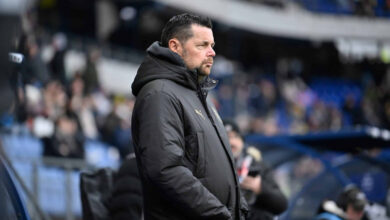 Photo of RC Lens : Pierre Sage reconnaît ses erreurs tactiques et exprime ses regrets suite au revers face à l’OM
