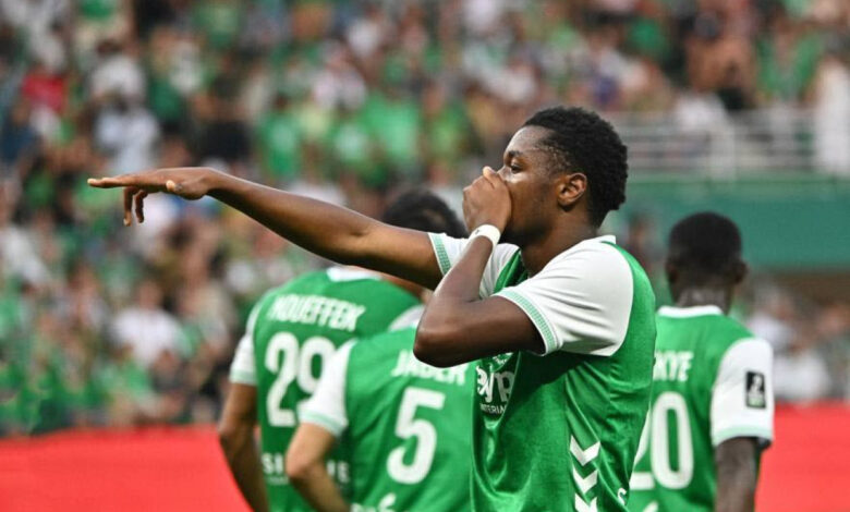 ASSE : Ce que Duffus a vraiment dit à Stassin et Montanier qui divise les supporters | Mediasportif