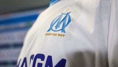 OM : L'échange de maillots qui suscite des réactions mitigées au sein du club et chez les supporters Photo of OM : L’échange de maillots qui suscite des réactions mitigées au sein du club et chez les supporters