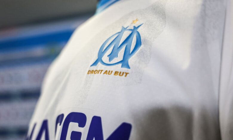 OM : L'échange de maillots qui suscite des réactions mitigées au sein du club et chez les supporters OM : L'échange de maillots qui suscite des réactions mitigées au sein du club et chez les supporters | Mediasportif