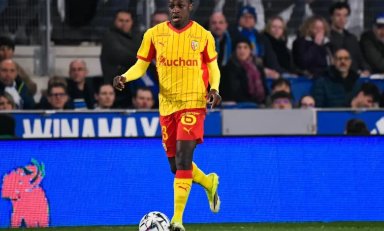 RC Lens Mercato : Abdulhamid remplacé par un cador très titré ? | Mediasportif