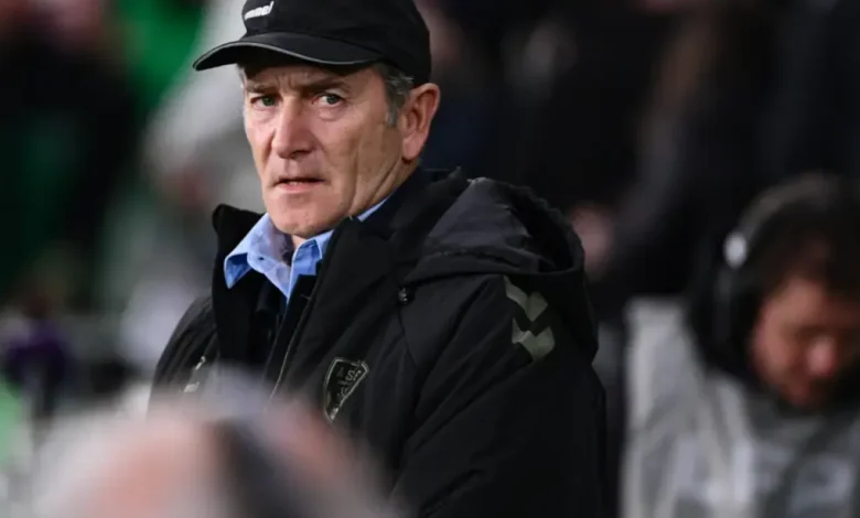 ASSE : Montanier soutient Nadé et critique vivement les décisions de l'arbitrage lors du match | Mediasportif