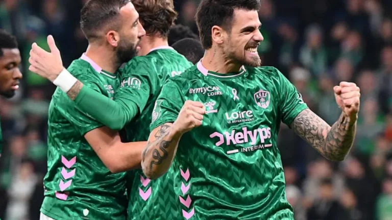 Mercato : l'ASSE s'active et cible un joueur clé du Pau FC | Mediasportif