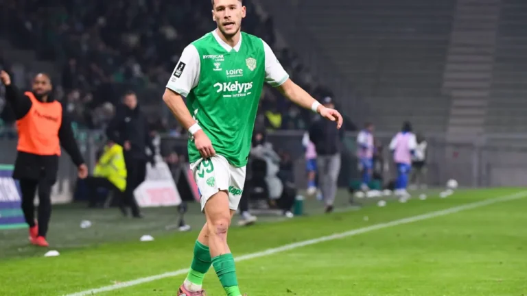 Lucas Stassin booste Saint-Étienne et le club se rapproche de la Ligue 1 | Mediasportif