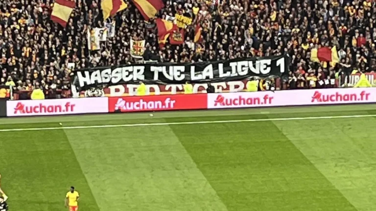 PSG et Lens : les supporters s'affrontent et le Qatar est visé | Mediasportif